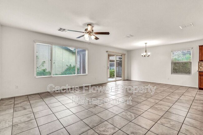 Building Photo - 1245 N Balboa