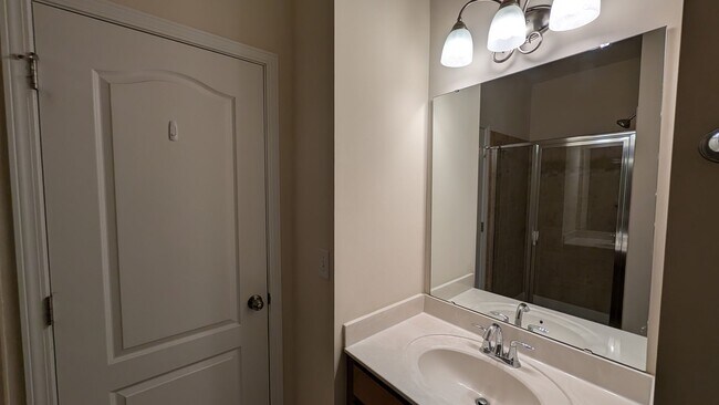 Building Photo - 4848 Pepper Dr