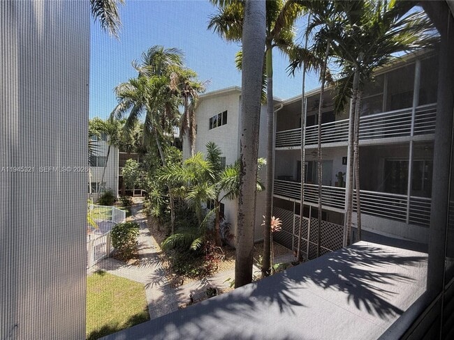 Building Photo - 1535 SE 15th St