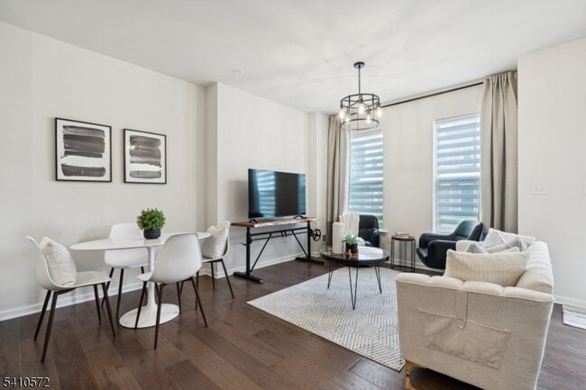 Building Photo - 4 Sadie Cir