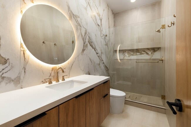 Building Photo - 713 Juniper Cir