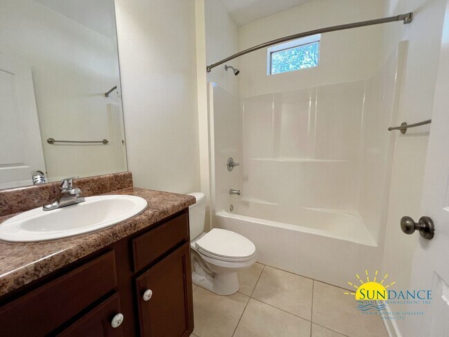 Building Photo - Walsh Glen Estates Crestview Home, call to...