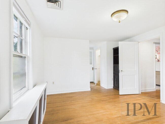 Building Photo - Coming Soon- Charming 3 Bedroom, 1.5 Bath ...