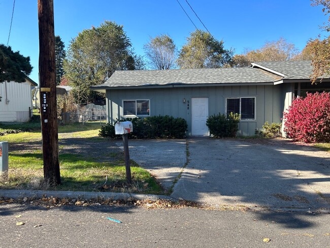 Primary Photo - 548-548 SW 3rd St