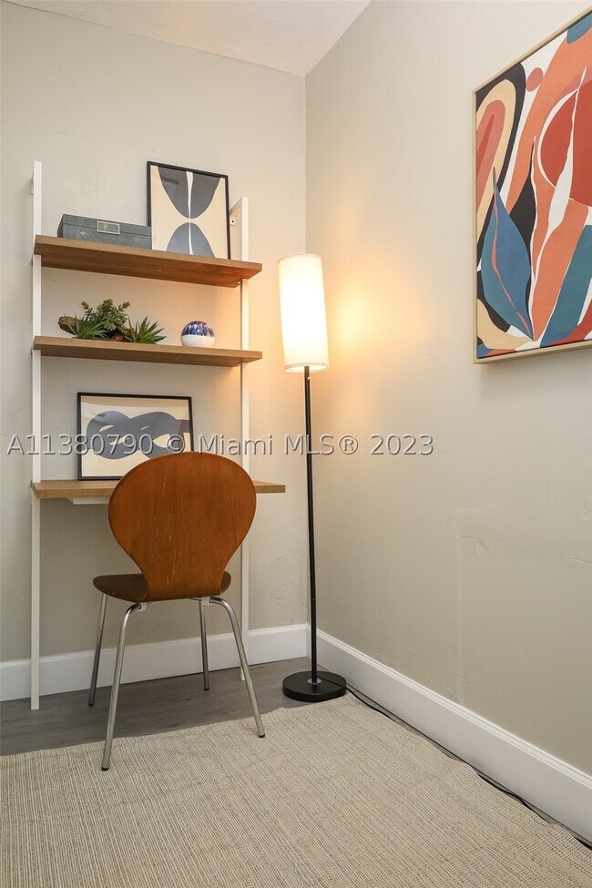 Building Photo - 2761 SW 33rd Ct