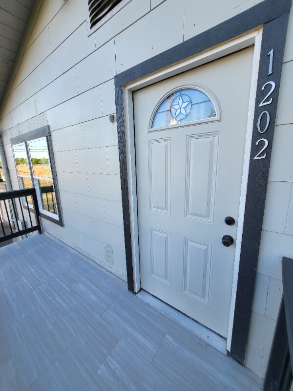 Building Photo - 2417 Castroville Rd