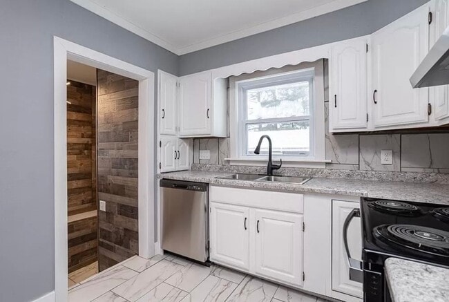 Building Photo - Click the “Apply Now” button or email wapmrentals@gmail.com for a prompt response.