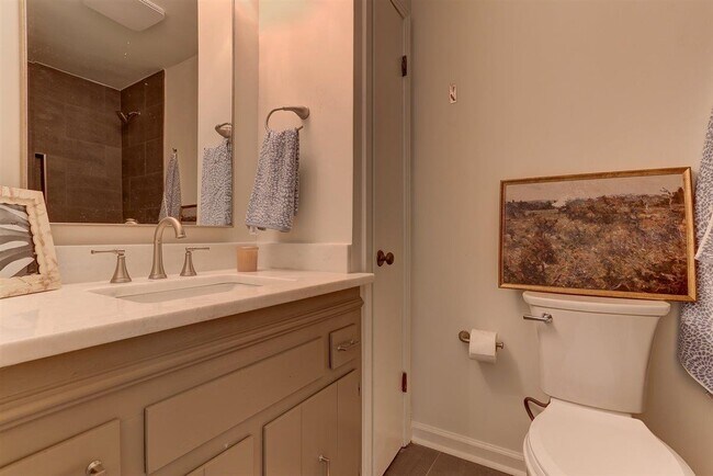 Building Photo - 3047 Newmarket Dr