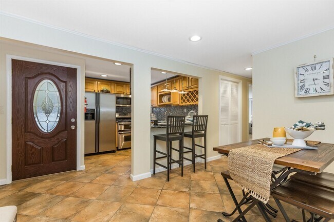 Building Photo - 102 Broughton Ave