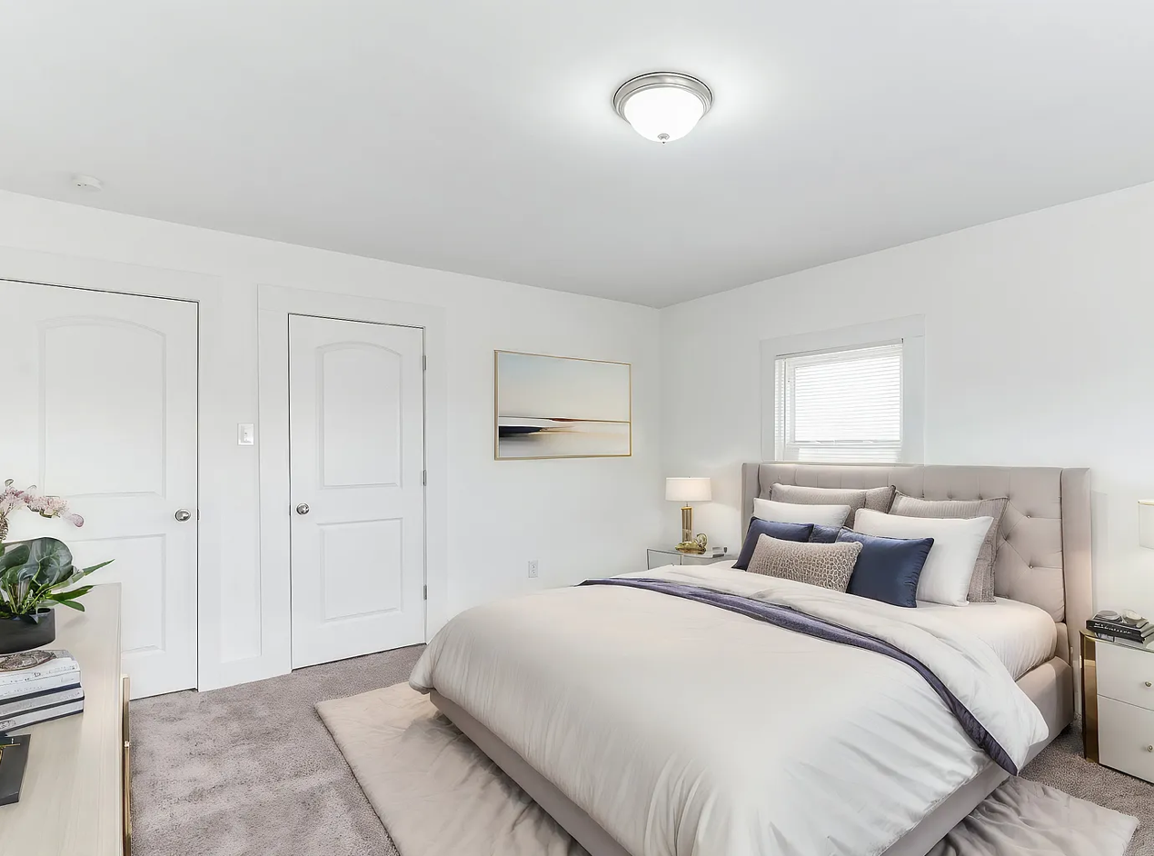 Master bedroom upstairs - 2960 N Park Ave