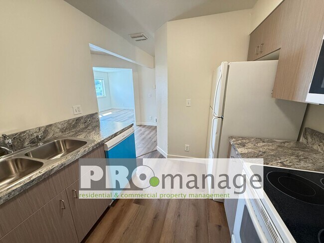Building Photo - 2137 Stace St