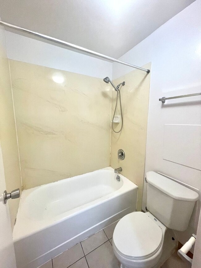 Building Photo - Kukui Plaza- Diamond Head Tower - 1 Bedroo...