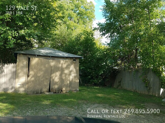 Building Photo - 129 Vale St
