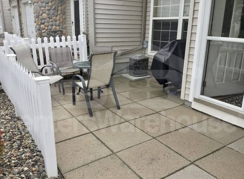 Building Photo - 3635 Lawndale Ln N