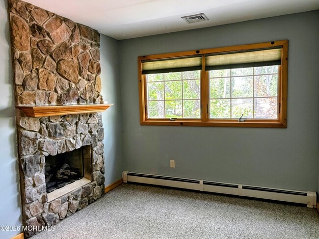 Building Photo - 327 Deerfoot Ln