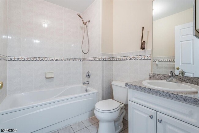 Building Photo - 627 Old Dover Rd