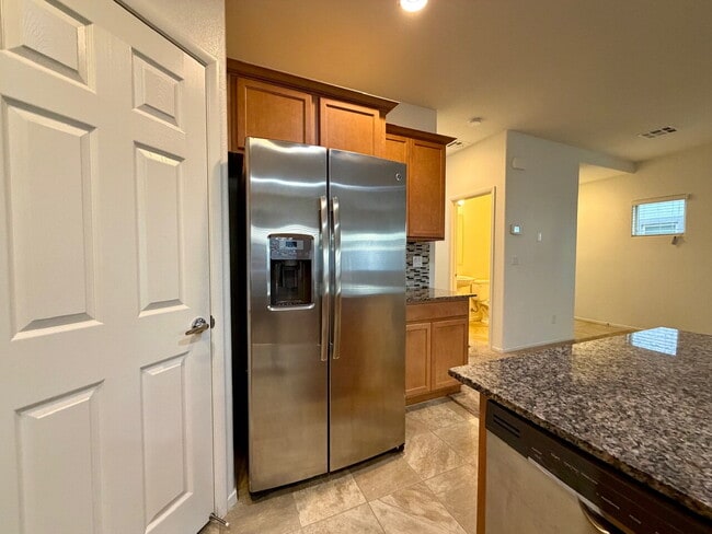 Building Photo - 3 BED 2.5 BATH 2 CAR GARAGE SINGLE FAMILY HOME W/ LOFT, BACKYARD & COMMUNITY POOL, SPA, PLAYGROUN...