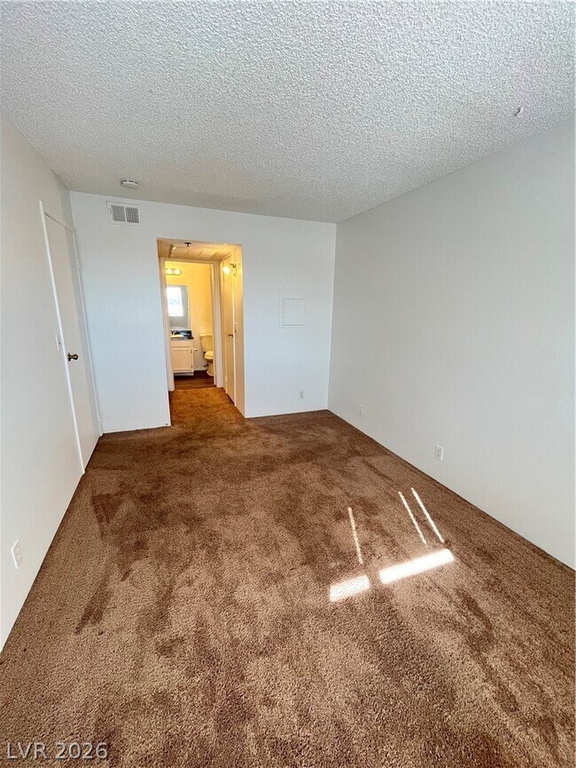 Building Photo - 1381 E University Ave.