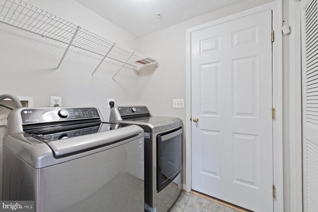 Building Photo - 726 Catts Tavern Dr