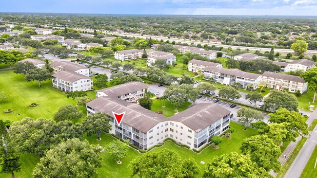 Building Photo - 104 Mansfield C