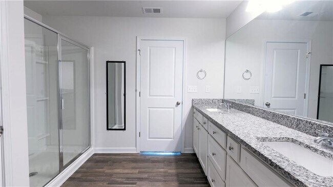 Building Photo - 3675 Abbey Wy