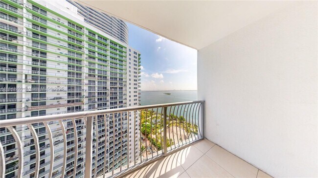 Building Photo - 1750 N Bayshore Dr