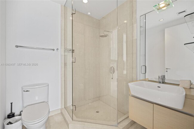 Building Photo - 200 Biscayne Blvd Way