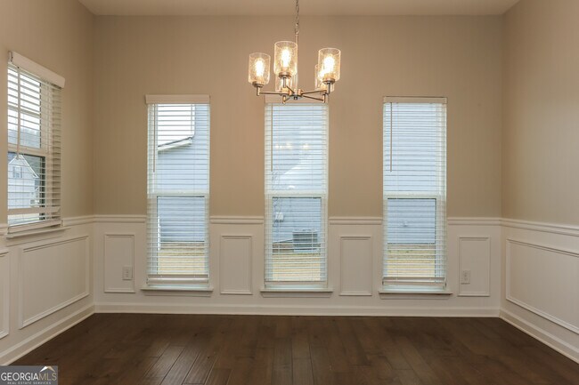 Building Photo - 32 Maple Grove Dr