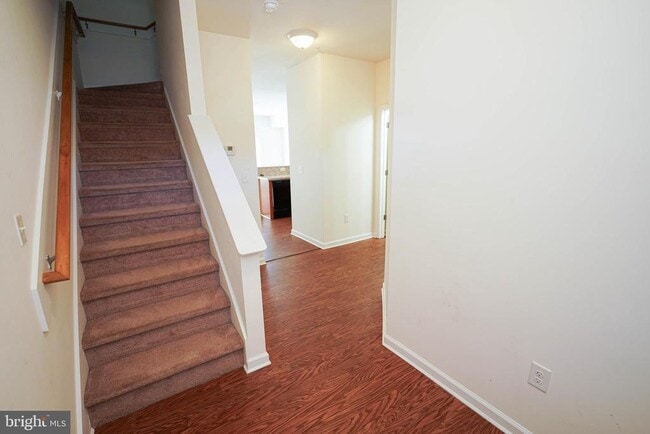 Building Photo - 403 Parkview Ct