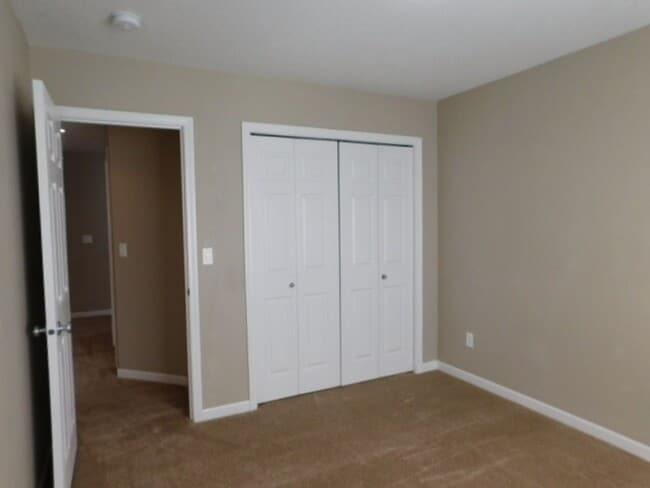 Building Photo - 3Bd/2Ba Single Story House - Available Soon!