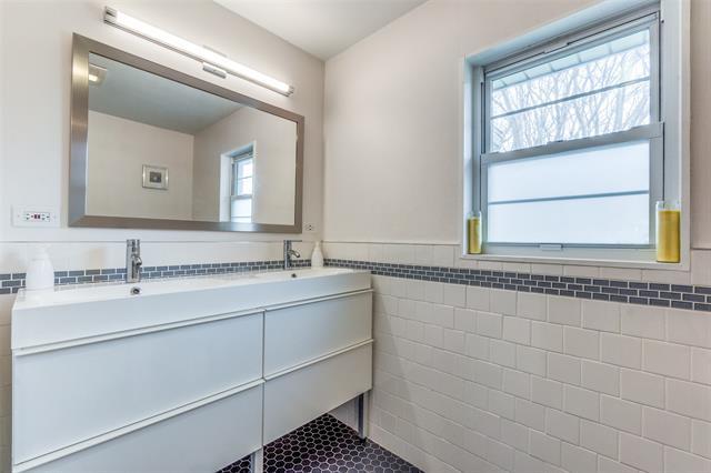 Building Photo - 5459 Vanderbilt Ave