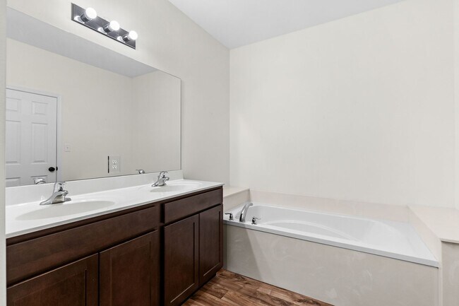 Building Photo - 297 Osprey Ct