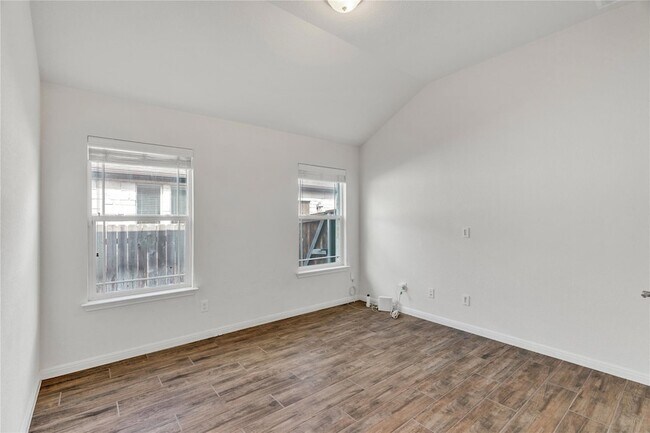 Building Photo - 424 Freeman Park Pl