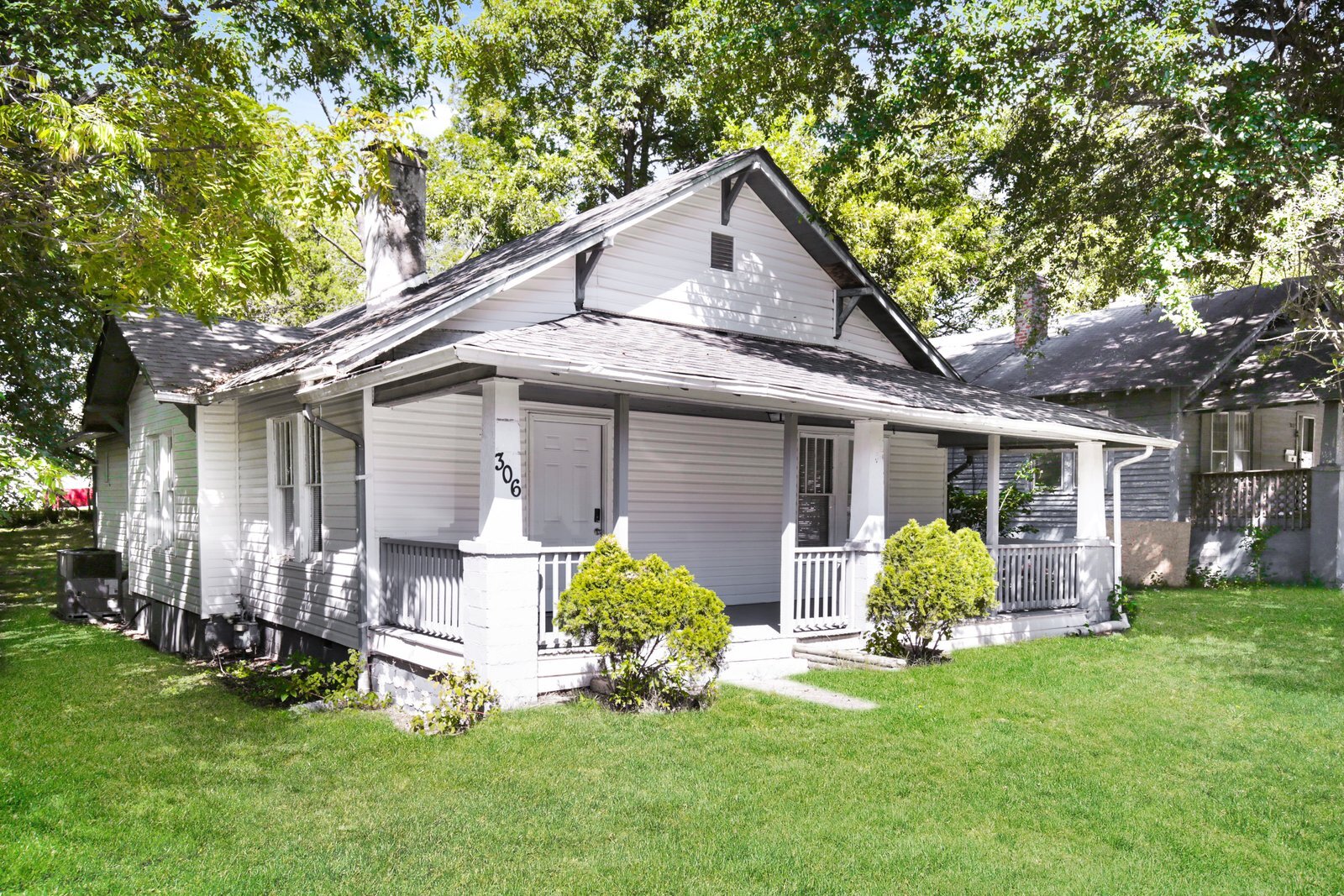 Building Photo - 306 E Guilford St