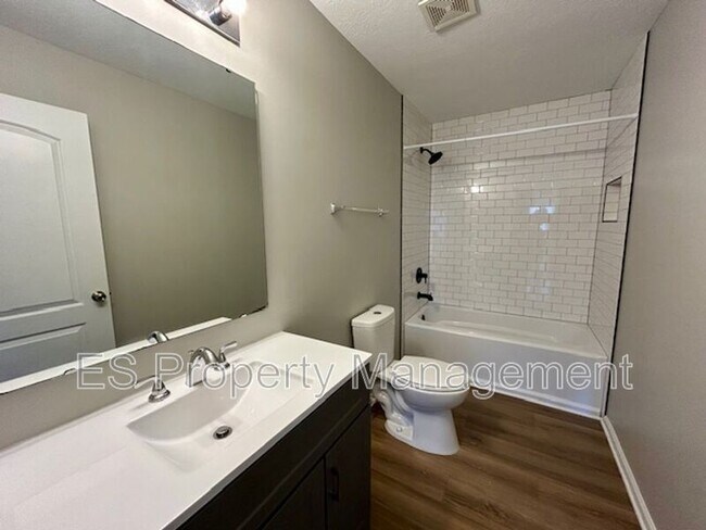 Building Photo - 5363 Shamus Dr