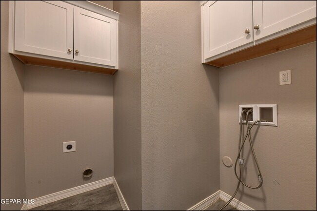 Building Photo - 917 Odle Pl