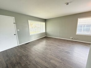 Building Photo - 1255 Montana St