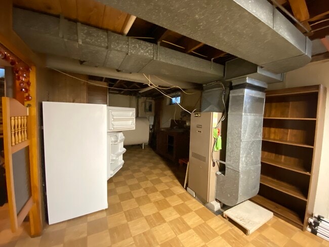 Building Photo - 808 Arthur Ave