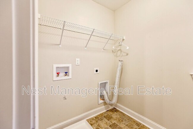 Building Photo - 136 Loch Ln