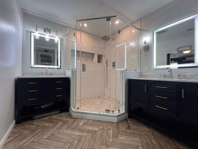 Building Photo - Heart's Desire End Unit Townhome 2700+ SqFt - Lowes Island