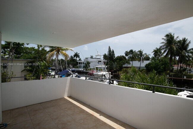 Building Photo - 76 Isle of Venice Dr