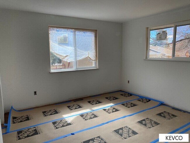 Building Photo - Lovely Renovated Home!