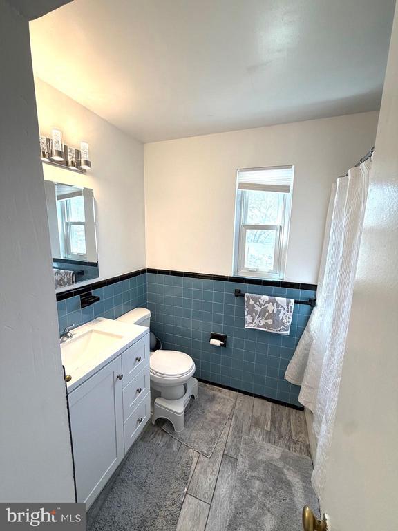 Building Photo - 7410 Dickenson St