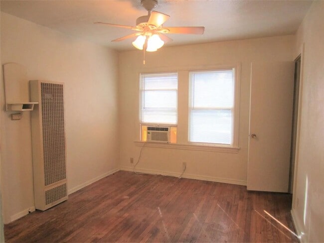 Building Photo - 1227 Peak St