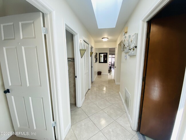 Building Photo - 2280 Ironstone Dr E