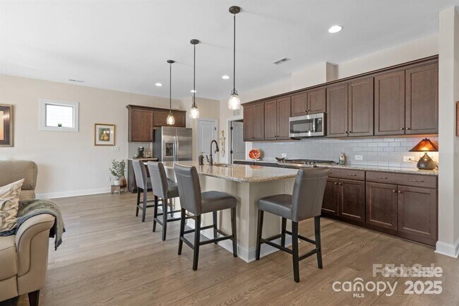 Building Photo - 305 Hemlock Bluff Ct