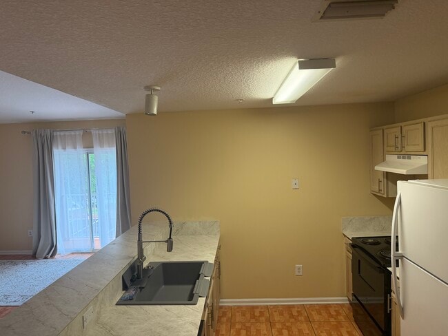 Building Photo - 6051 Maggies Cir