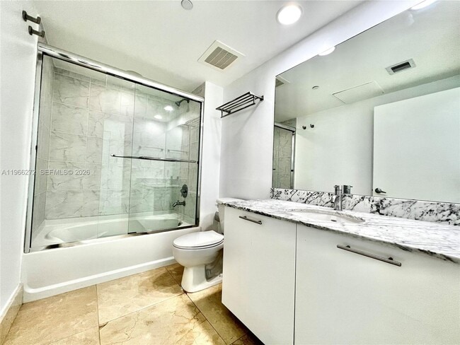 Building Photo - 950 Brickell Bay Dr