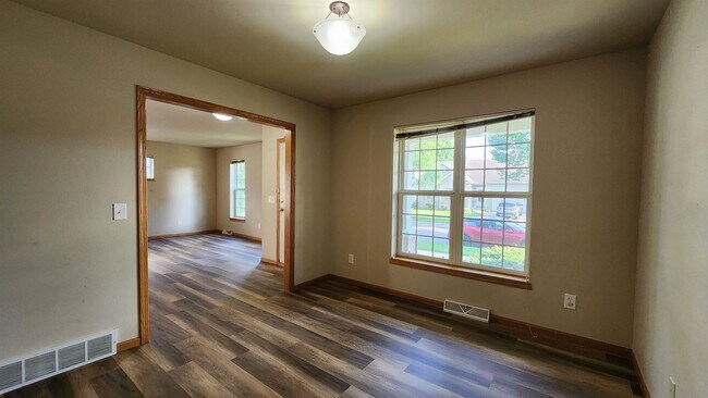 Building Photo - 9412 Briar Haven Dr