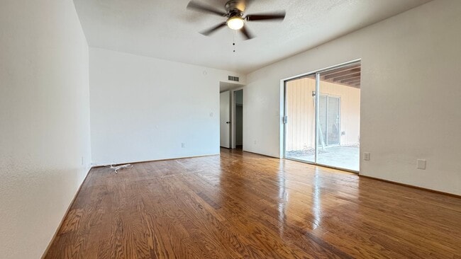 Building Photo - Central (Ft Lowell and Columbus) 3 bed, 2 bath condo, private front and back yards, carport a/c!